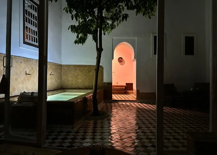 Neroli Le Riad, Idealement Situe